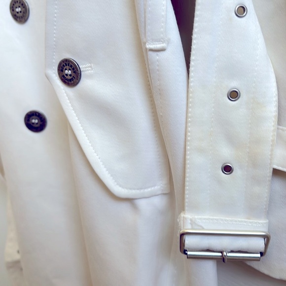 ❤️Authentic BURBERRY white silver trench coat - Picture 6 of 14